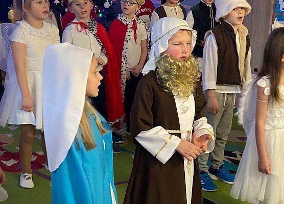 JASEŁKA W GRUPIE MOTYLKÓW grafika