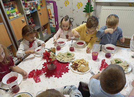 WIGILIA  W  PRZEDSZKOLU grafika