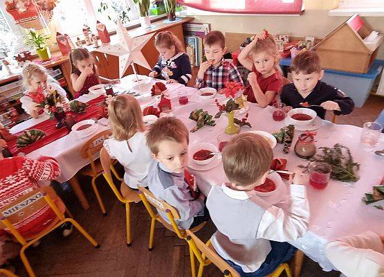 WIGILIA  W  PRZEDSZKOLU grafika