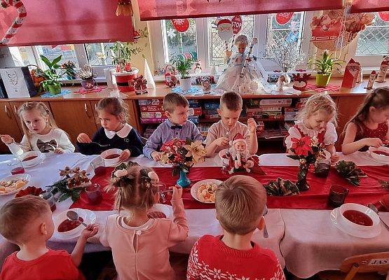 WIGILIA  W  PRZEDSZKOLU grafika