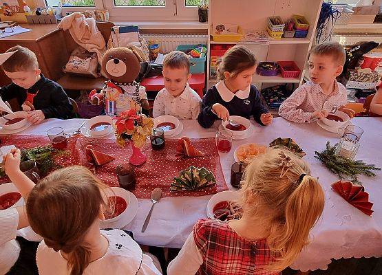 WIGILIA  W  PRZEDSZKOLU grafika