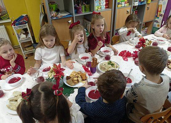WIGILIA  W  PRZEDSZKOLU grafika