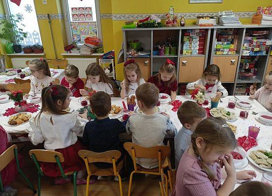 WIGILIA  W  PRZEDSZKOLU grafika