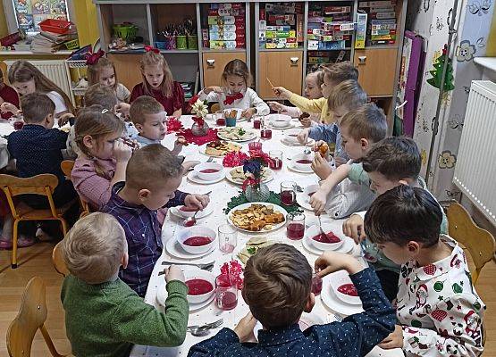 WIGILIA  W  PRZEDSZKOLU grafika