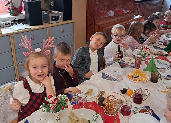 WIGILIA  W  PRZEDSZKOLU grafika