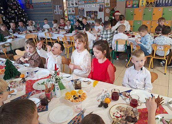 WIGILIA  W  PRZEDSZKOLU grafika