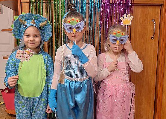 PRAWDZIWY  BAL  PRZEBIERAŃCÓW grafika