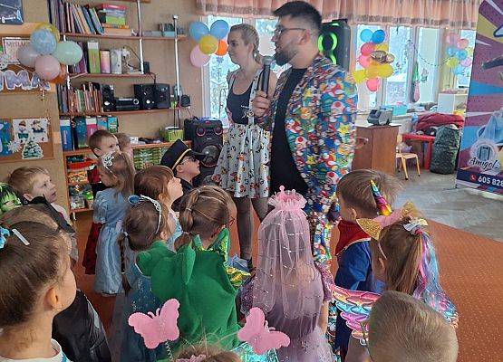 PRAWDZIWY  BAL  PRZEBIERAŃCÓW grafika