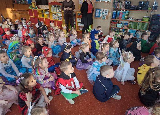 PRAWDZIWY  BAL  PRZEBIERAŃCÓW grafika