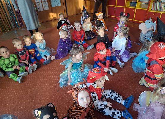 PRAWDZIWY  BAL  PRZEBIERAŃCÓW grafika