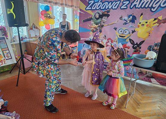 PRAWDZIWY  BAL  PRZEBIERAŃCÓW grafika