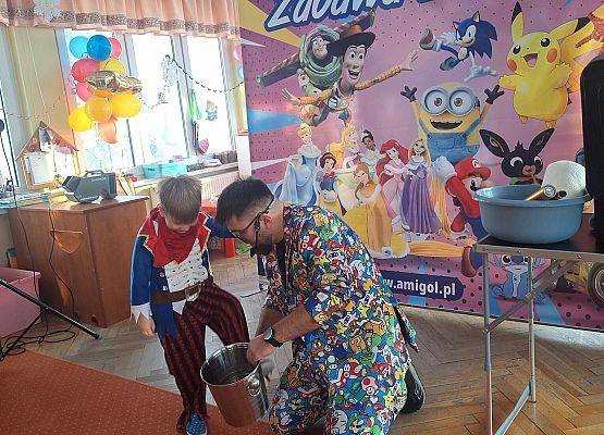 PRAWDZIWY  BAL  PRZEBIERAŃCÓW grafika