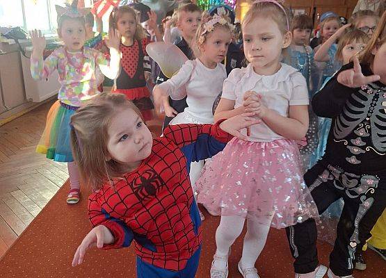 PRAWDZIWY  BAL  PRZEBIERAŃCÓW grafika