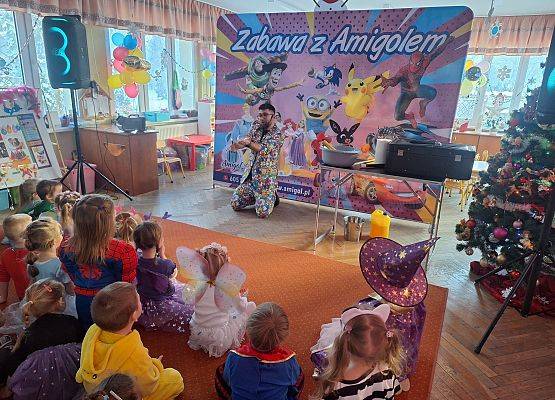 PRAWDZIWY  BAL  PRZEBIERAŃCÓW grafika