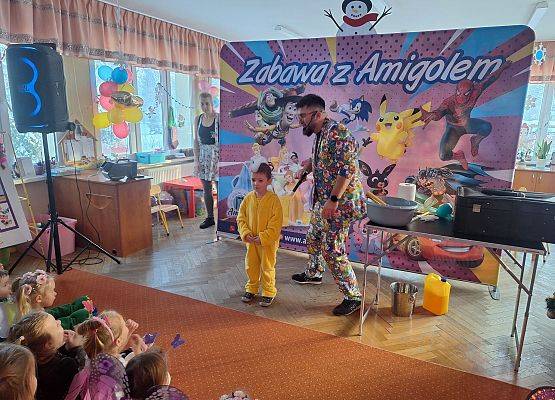 PRAWDZIWY  BAL  PRZEBIERAŃCÓW grafika