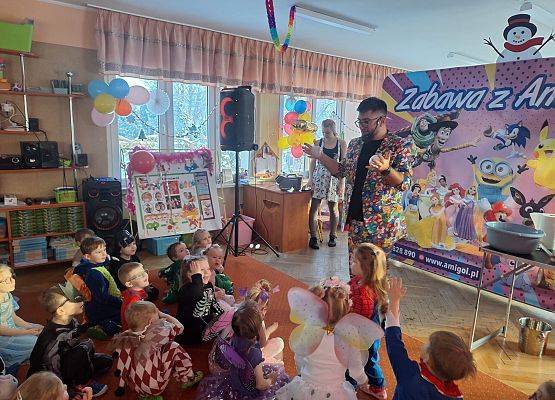 PRAWDZIWY  BAL  PRZEBIERAŃCÓW grafika