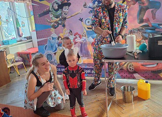 PRAWDZIWY  BAL  PRZEBIERAŃCÓW grafika