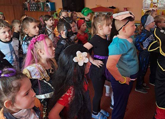 PRAWDZIWY  BAL  PRZEBIERAŃCÓW grafika