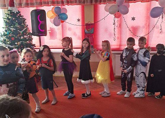 PRAWDZIWY  BAL  PRZEBIERAŃCÓW grafika