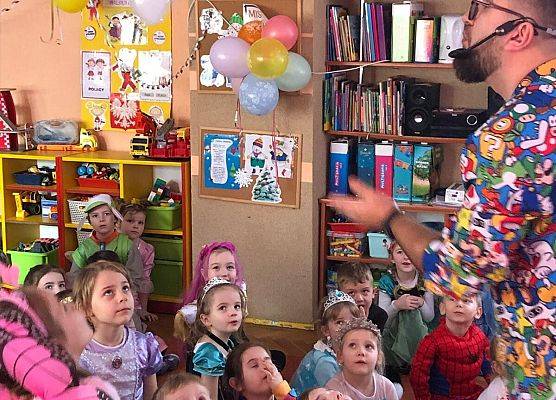 PRAWDZIWY  BAL  PRZEBIERAŃCÓW grafika