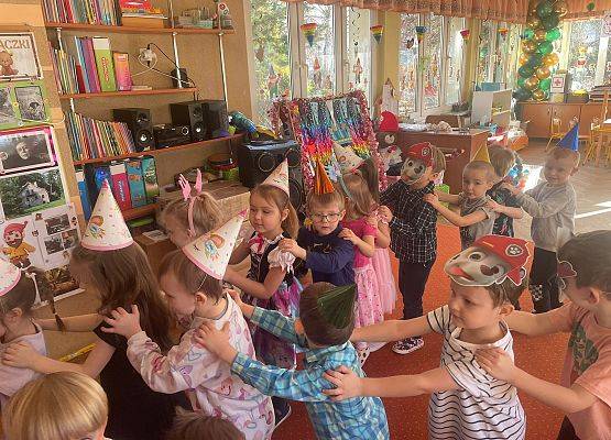 DYSKOTEKA  Z  OKAZJI  80  URODZIN  PRZEDSZKOLA grafika