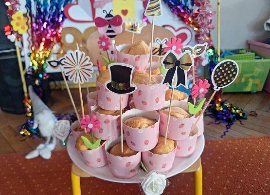 DYSKOTEKA  Z  OKAZJI  80  URODZIN  PRZEDSZKOLA grafika