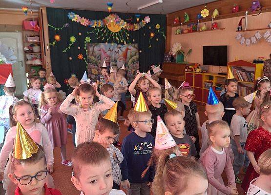 DYSKOTEKA  Z  OKAZJI  80  URODZIN  PRZEDSZKOLA grafika