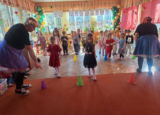 DYSKOTEKA  Z  OKAZJI  80  URODZIN  PRZEDSZKOLA grafika