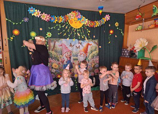 DYSKOTEKA  Z  OKAZJI  80  URODZIN  PRZEDSZKOLA grafika