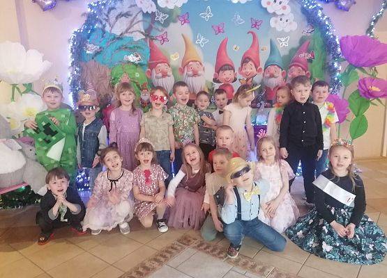 DYSKOTEKA  Z  OKAZJI  80  URODZIN  PRZEDSZKOLA grafika