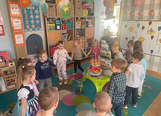 DYSKOTEKA  Z  OKAZJI  80  URODZIN  PRZEDSZKOLA grafika