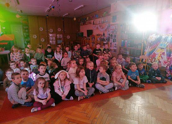 SPOTKANIE  Z  TEATREM - CZAREK  W  ŚWIECIE BAJEK grafika