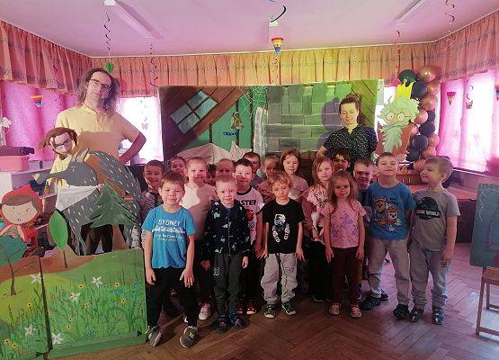 SPOTKANIE  Z  TEATREM - CZAREK  W  ŚWIECIE BAJEK grafika