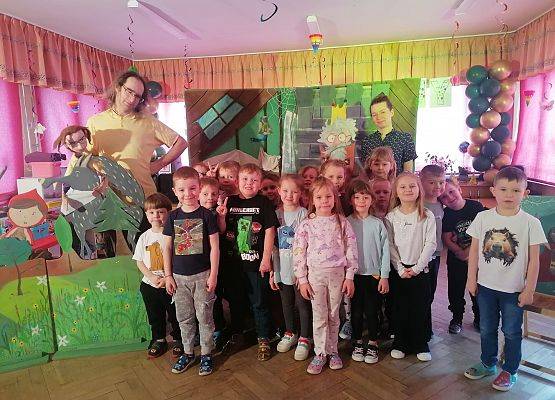 SPOTKANIE  Z  TEATREM - CZAREK  W  ŚWIECIE BAJEK grafika