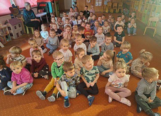 SPOTKANIE  Z  TEATREM - CZAREK  W  ŚWIECIE BAJEK grafika