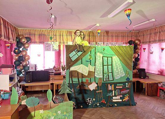 SPOTKANIE  Z  TEATREM - CZAREK  W  ŚWIECIE BAJEK grafika