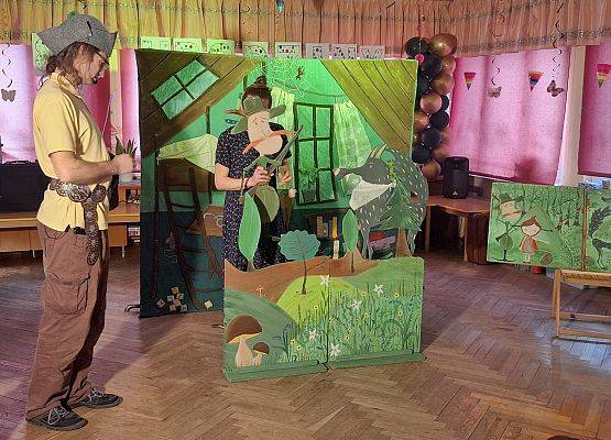 SPOTKANIE  Z  TEATREM - CZAREK  W  ŚWIECIE BAJEK grafika