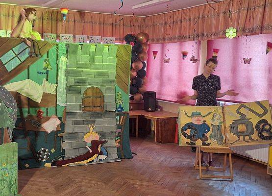 SPOTKANIE  Z  TEATREM - CZAREK  W  ŚWIECIE BAJEK grafika