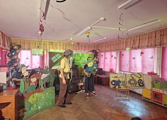 SPOTKANIE  Z  TEATREM - CZAREK  W  ŚWIECIE BAJEK grafika