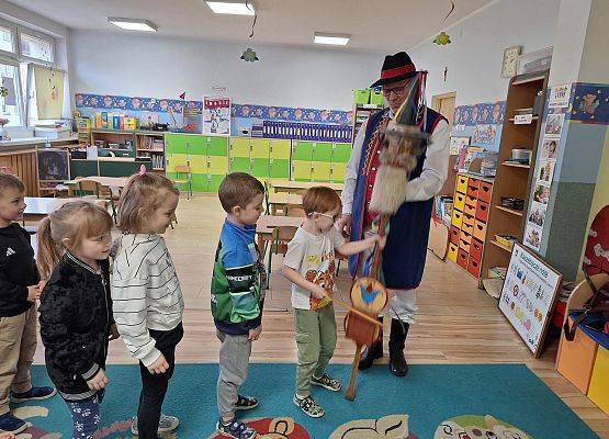 SPOTKANIE Z KASZUBSKIM ZESPOŁEM LEVINO grafika