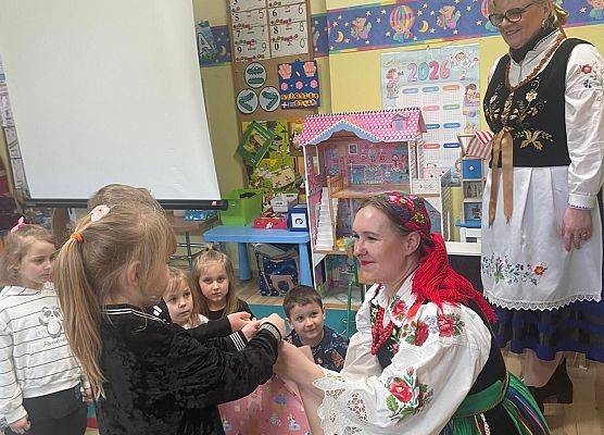 SPOTKANIE Z KASZUBSKIM ZESPOŁEM LEVINO grafika