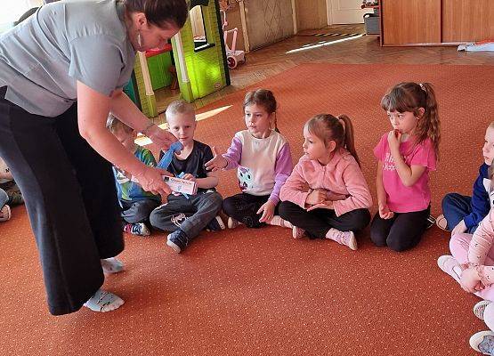 WIZYTA PIELĘGNIARKI U MISIAKÓW I SŁONECZEK grafika