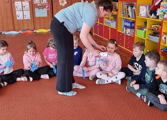 WIZYTA PIELĘGNIARKI U MISIAKÓW I SŁONECZEK grafika