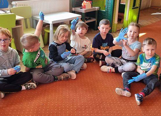 WIZYTA PIELĘGNIARKI U MISIAKÓW I SŁONECZEK grafika