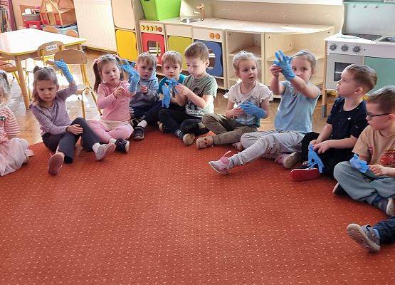 WIZYTA PIELĘGNIARKI U MISIAKÓW I SŁONECZEK grafika