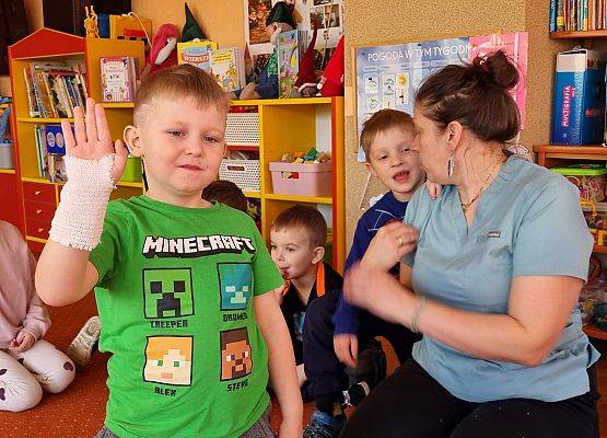 WIZYTA PIELĘGNIARKI U MISIAKÓW I SŁONECZEK grafika