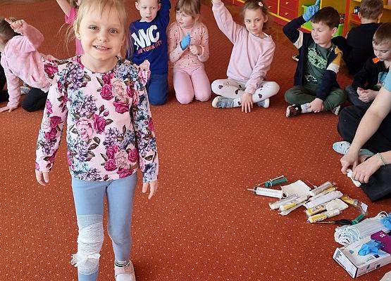 WIZYTA PIELĘGNIARKI U MISIAKÓW I SŁONECZEK grafika