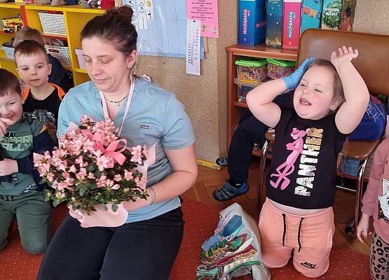 WIZYTA PIELĘGNIARKI U MISIAKÓW I SŁONECZEK grafika