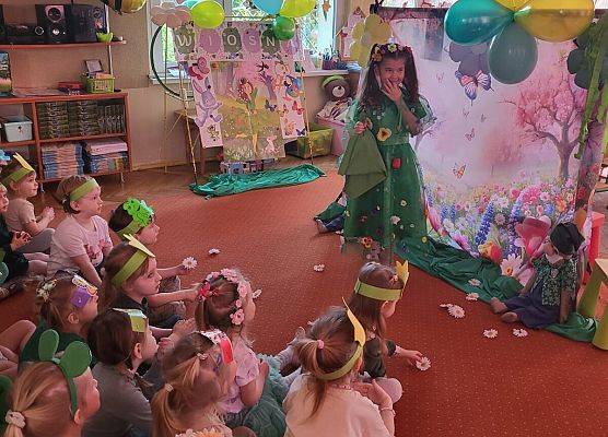 PRZEDSZKOLAKI WITAJĄ WIOSNĘ grafika