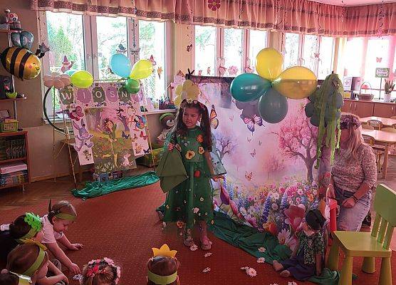 PRZEDSZKOLAKI WITAJĄ WIOSNĘ grafika